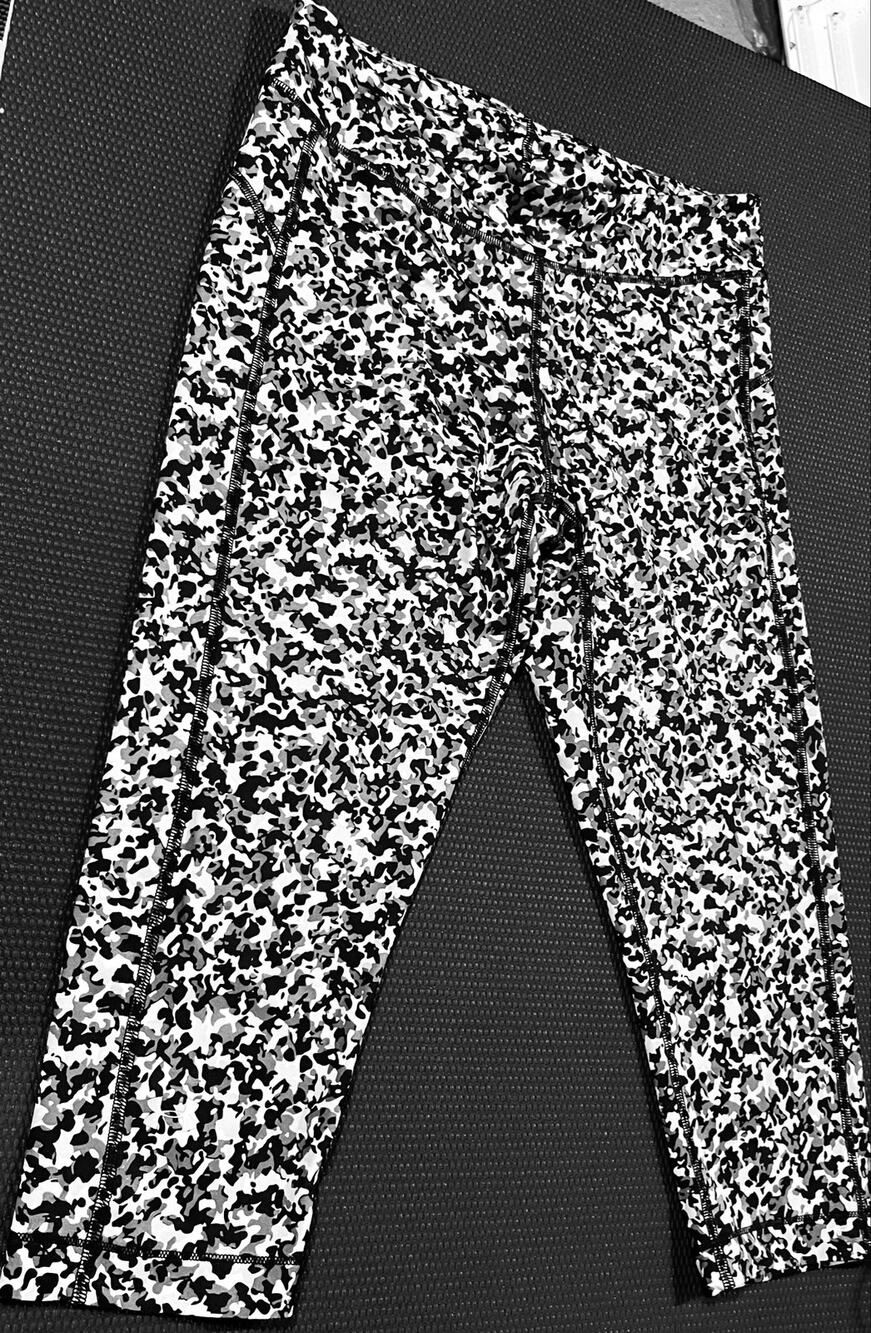 UA Under Armour HeatGear Marbled Compression Capris